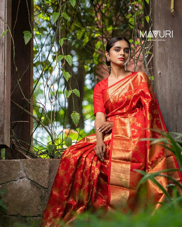 Wrapped Up in Glam: Your Saree Styling Guide for a Chic Christmas Celebration