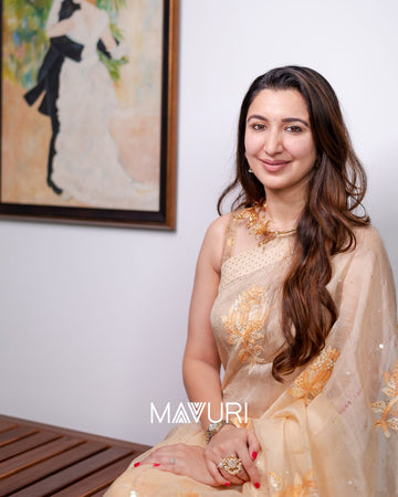 Master How to Look Classy in a Saree with the Right Tips