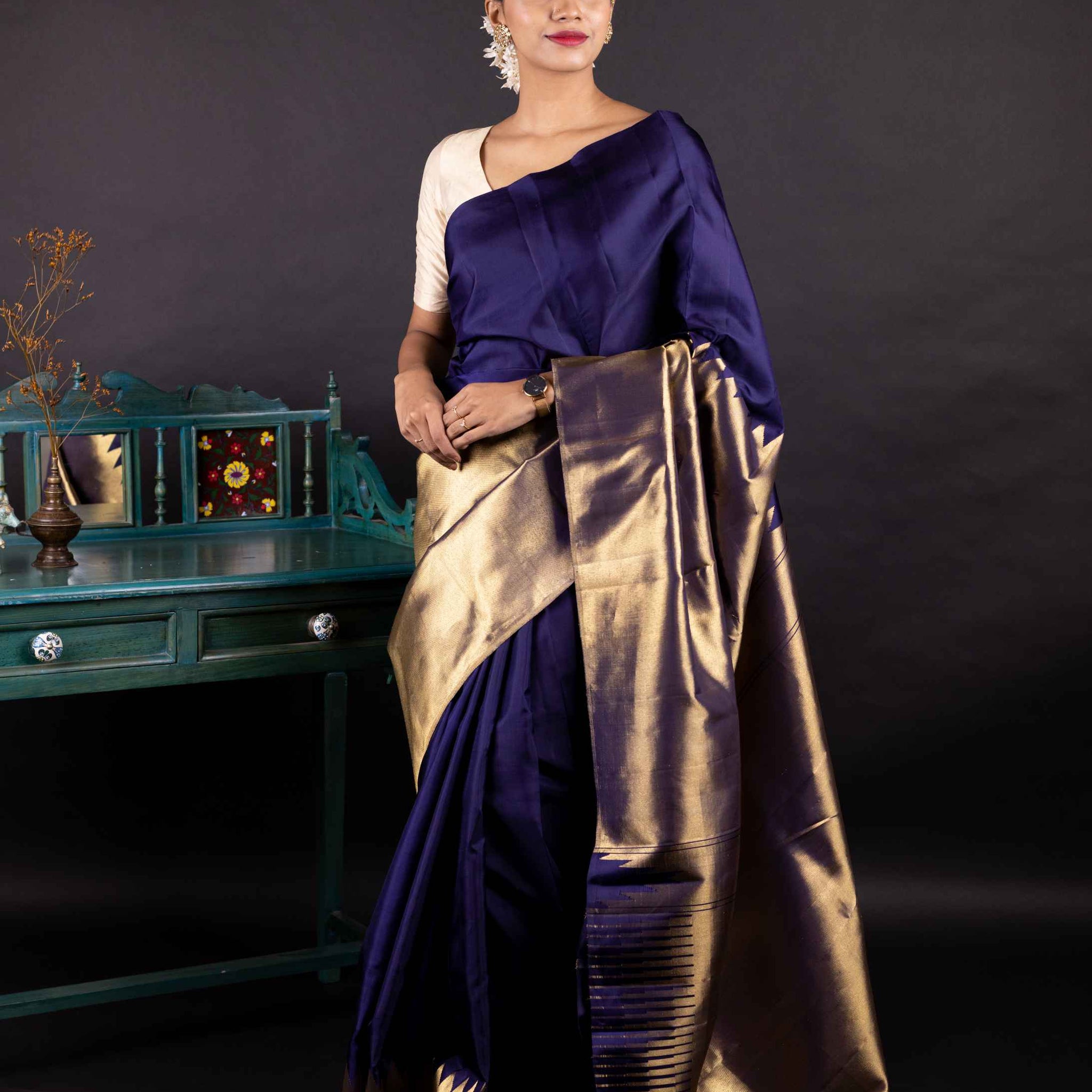 Top 10 Christmas Saree Picks for a Stylish 2025 Celebration