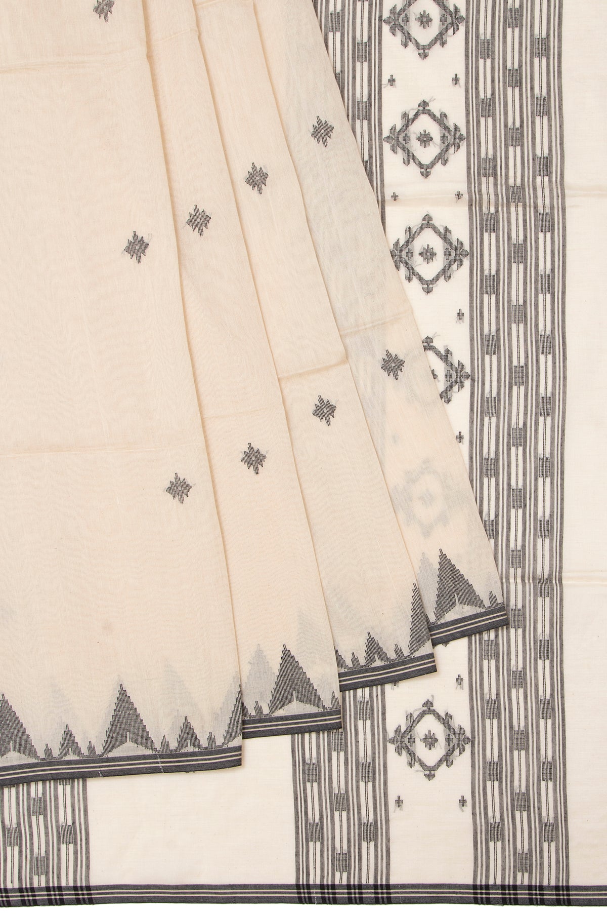 Off White Bengal Jamdani Saree